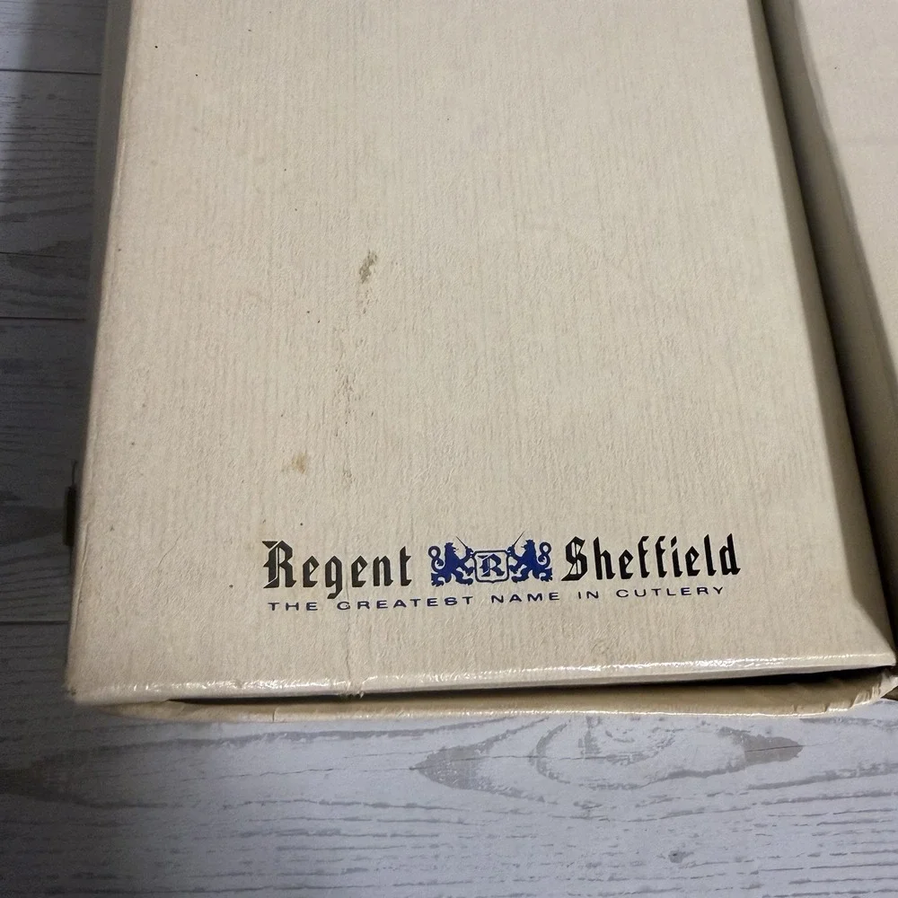 Vintage Regent Sheffield 19‎ Piece Treasure Chest Stainless Knife Set Cutlery